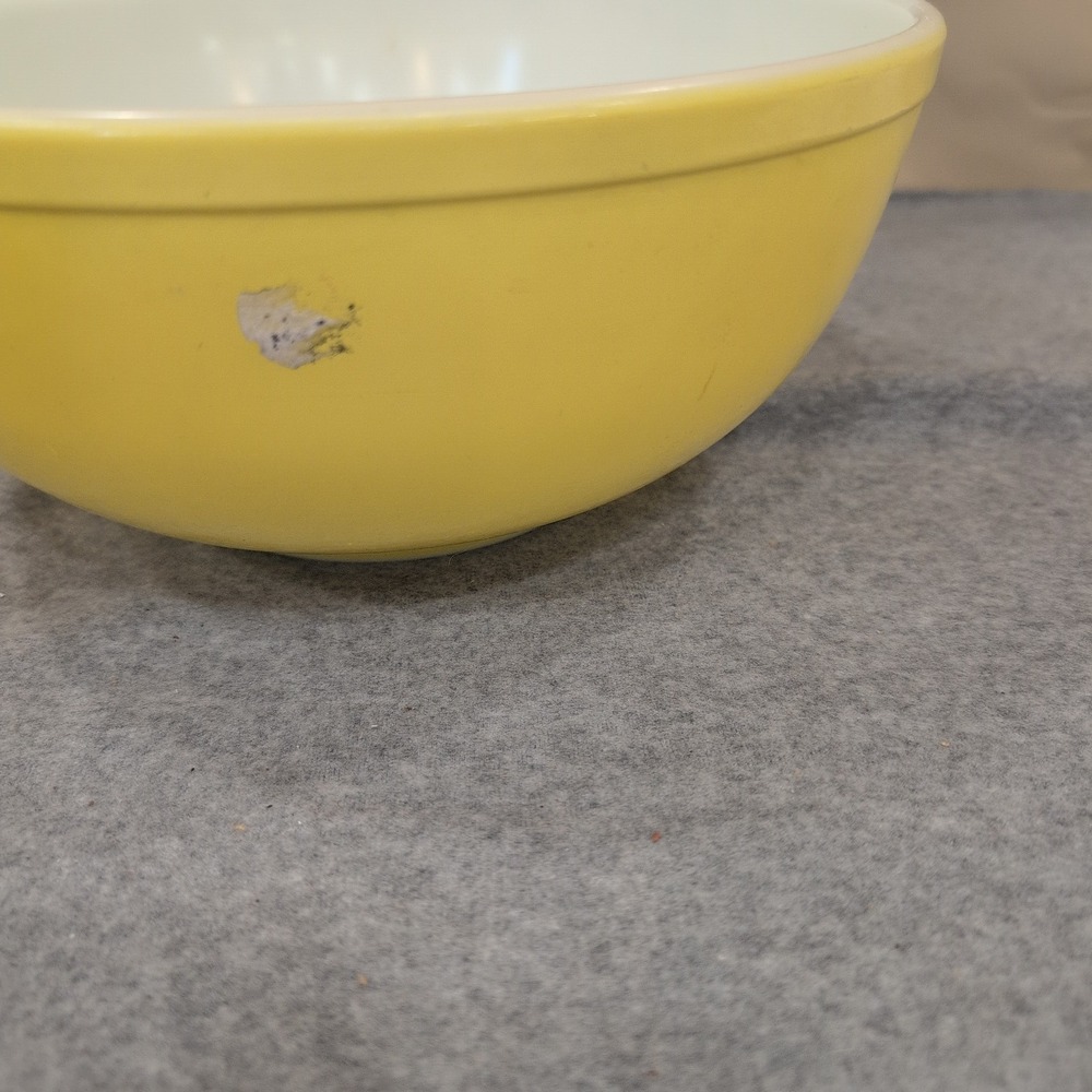Vintage Yellow Milk Glass Mixing Bowl Mid Century Modern Retro MAJOR FLAW - Picture 4 of 7